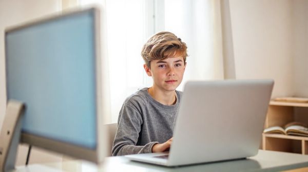 Top 5 cartes bancaires pour les jeunes mineurs à considérer